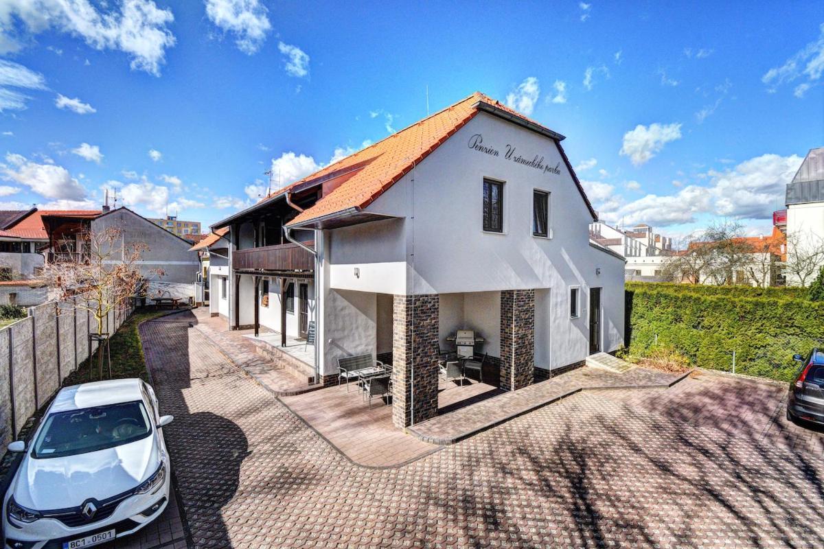 Penzion U zámeckého parku Třeboň Exterior foto